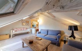 Altido Warm Family-Friendly Apt For 6, Near Beach